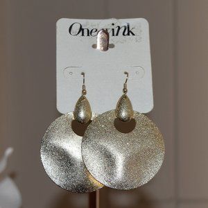 🍂 NWT One Wink Gold Tone Earrings